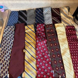 Lot of 14 Ties! Ralph Lauren, Tommy Hilfiger, Roundtree and Yorke, and more!